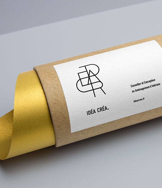 plusieurs couvertures de brochures produits de différentes couleurs